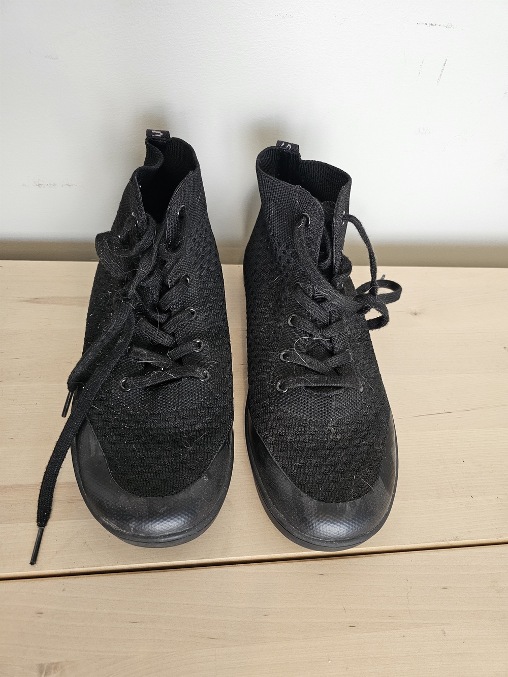 Suavs Black Knit High-Top Sneakers